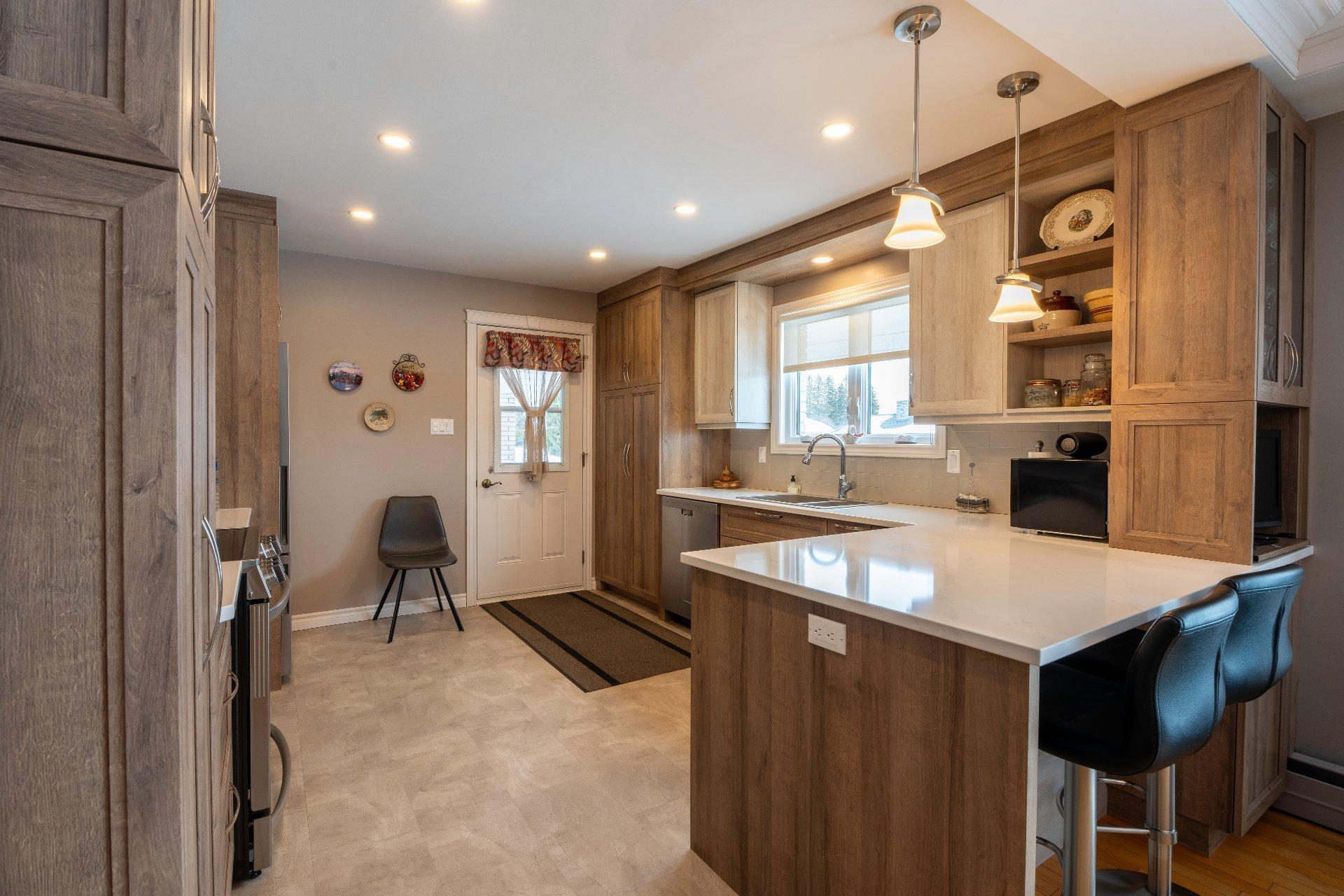 









1326


2e Avenue

,
Acton Vale,




QC
J0H1A0

