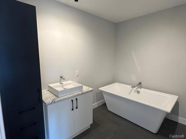 









900


Rue du Gisement

, 14,
Sherbrooke (Les Nations),




QC
J1H0M5

