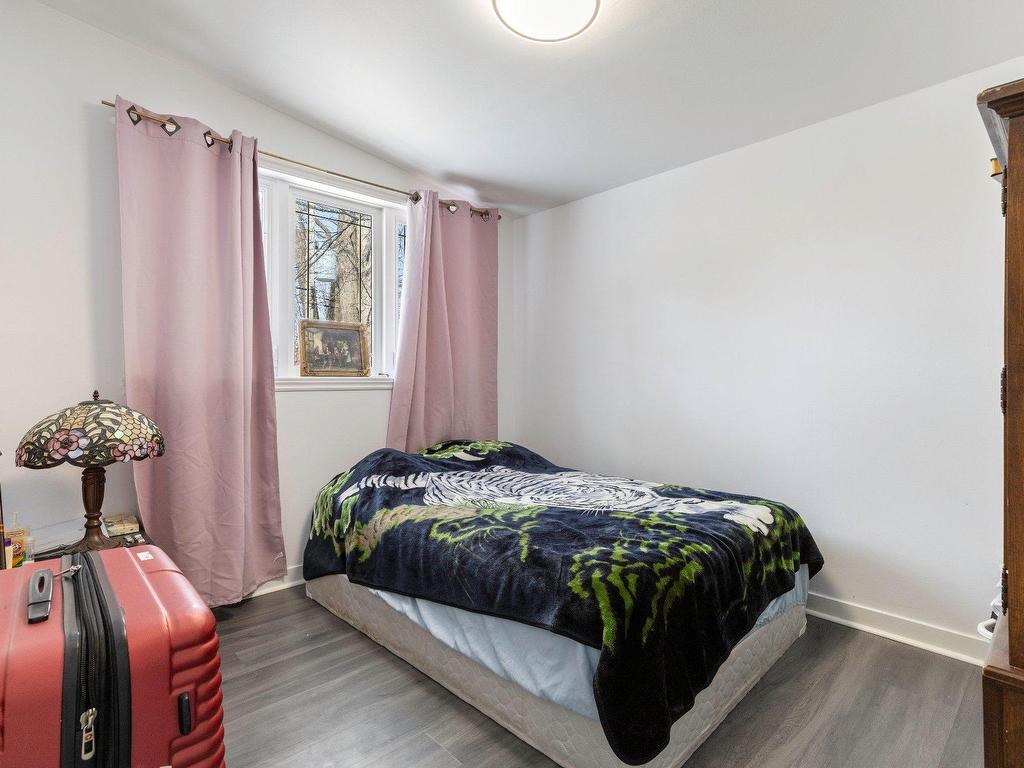 









15447


Rue Oakwood

,
Montréal (Pierrefonds-Roxboro),




QC
H9H1Y4

