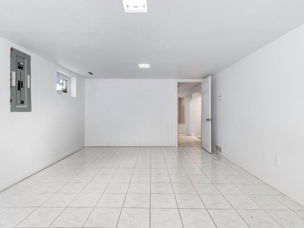 









15447


Rue Oakwood

,
Montréal (Pierrefonds-Roxboro),




QC
H9H1Y4

