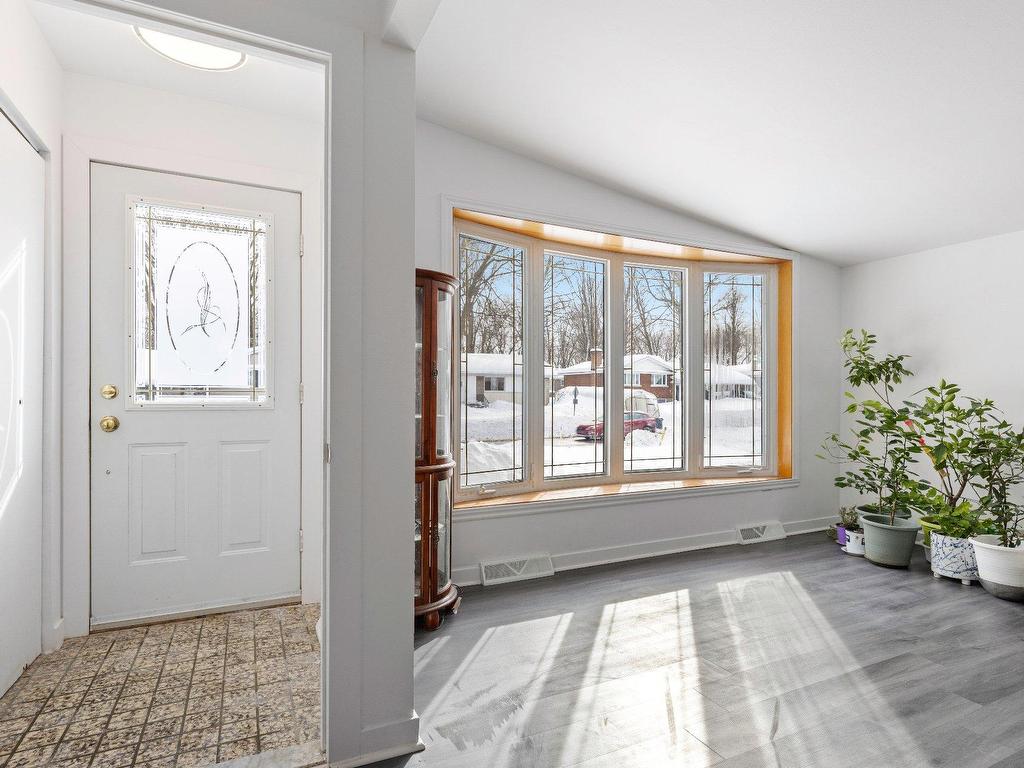 









15447


Rue Oakwood

,
Montréal (Pierrefonds-Roxboro),




QC
H9H1Y4

