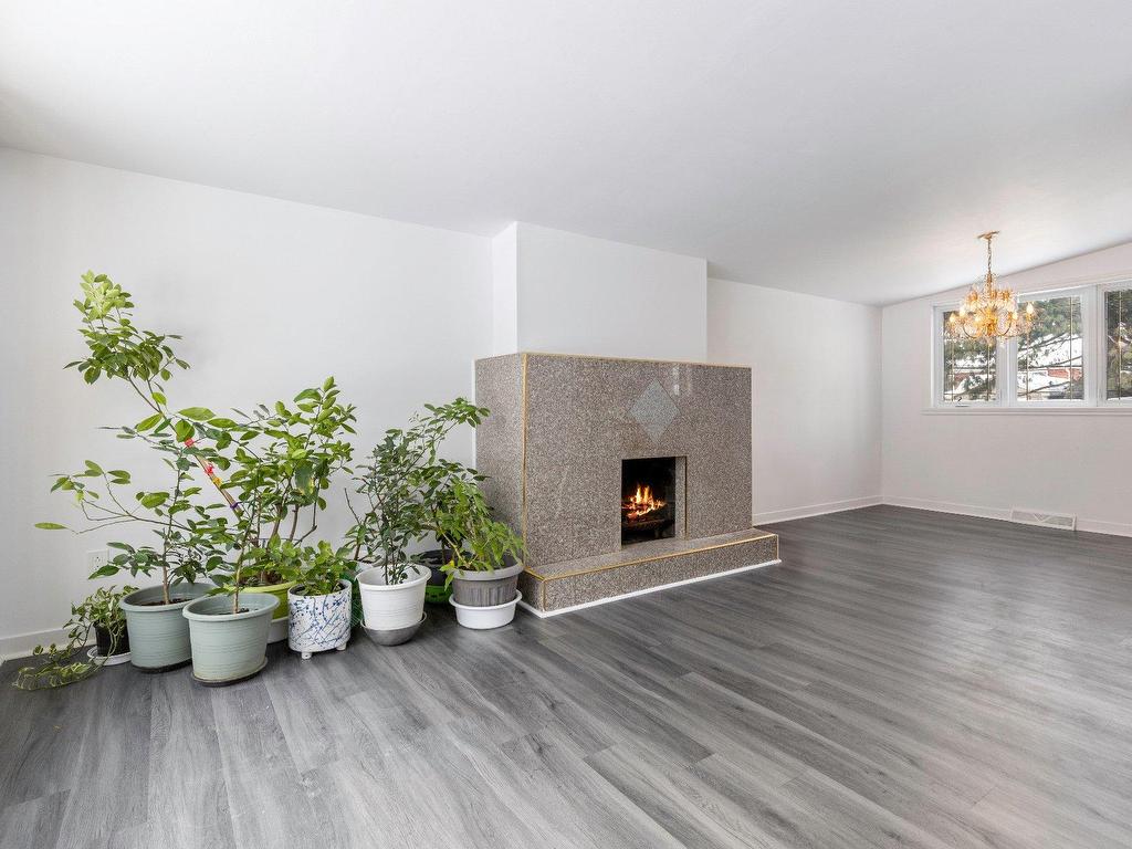 









15447


Rue Oakwood

,
Montréal (Pierrefonds-Roxboro),




QC
H9H1Y4

