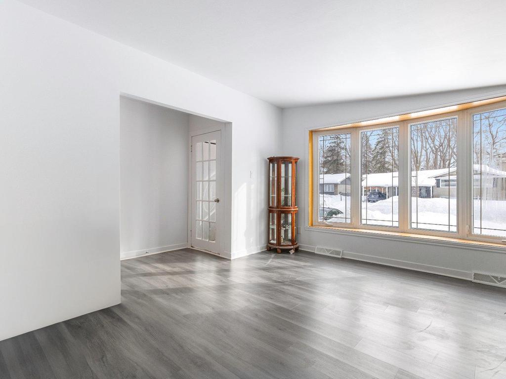 









15447


Rue Oakwood

,
Montréal (Pierrefonds-Roxboro),




QC
H9H1Y4

