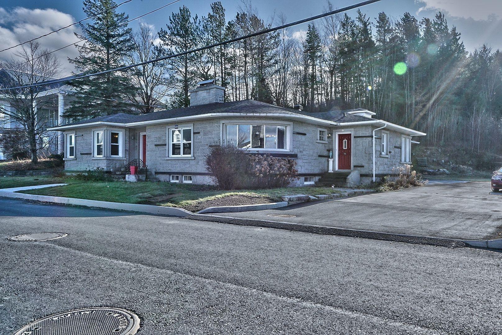 









701


Rue Principale

,
Saint-Sébastien,




QC
G0Y1M0

