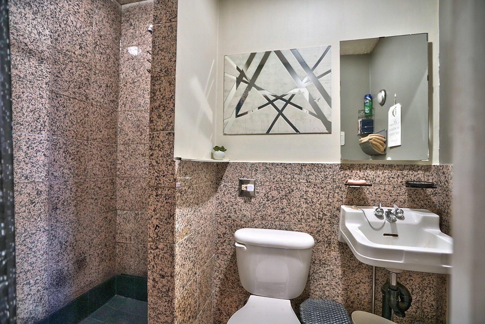 









701


Rue Principale

,
Saint-Sébastien,




QC
G0Y1M0


