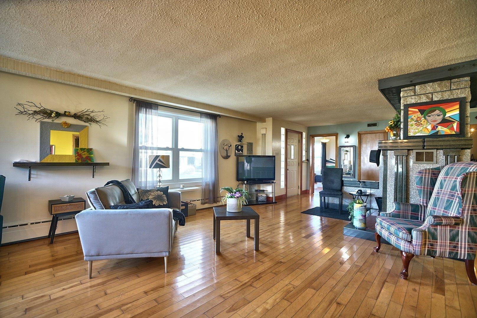 









701


Rue Principale

,
Saint-Sébastien,




QC
G0Y1M0


