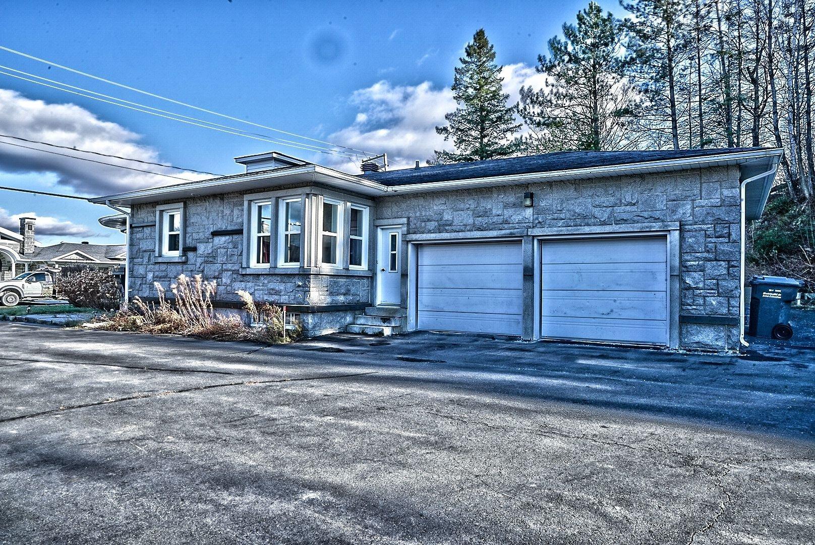 









701


Rue Principale

,
Saint-Sébastien,




QC
G0Y1M0

