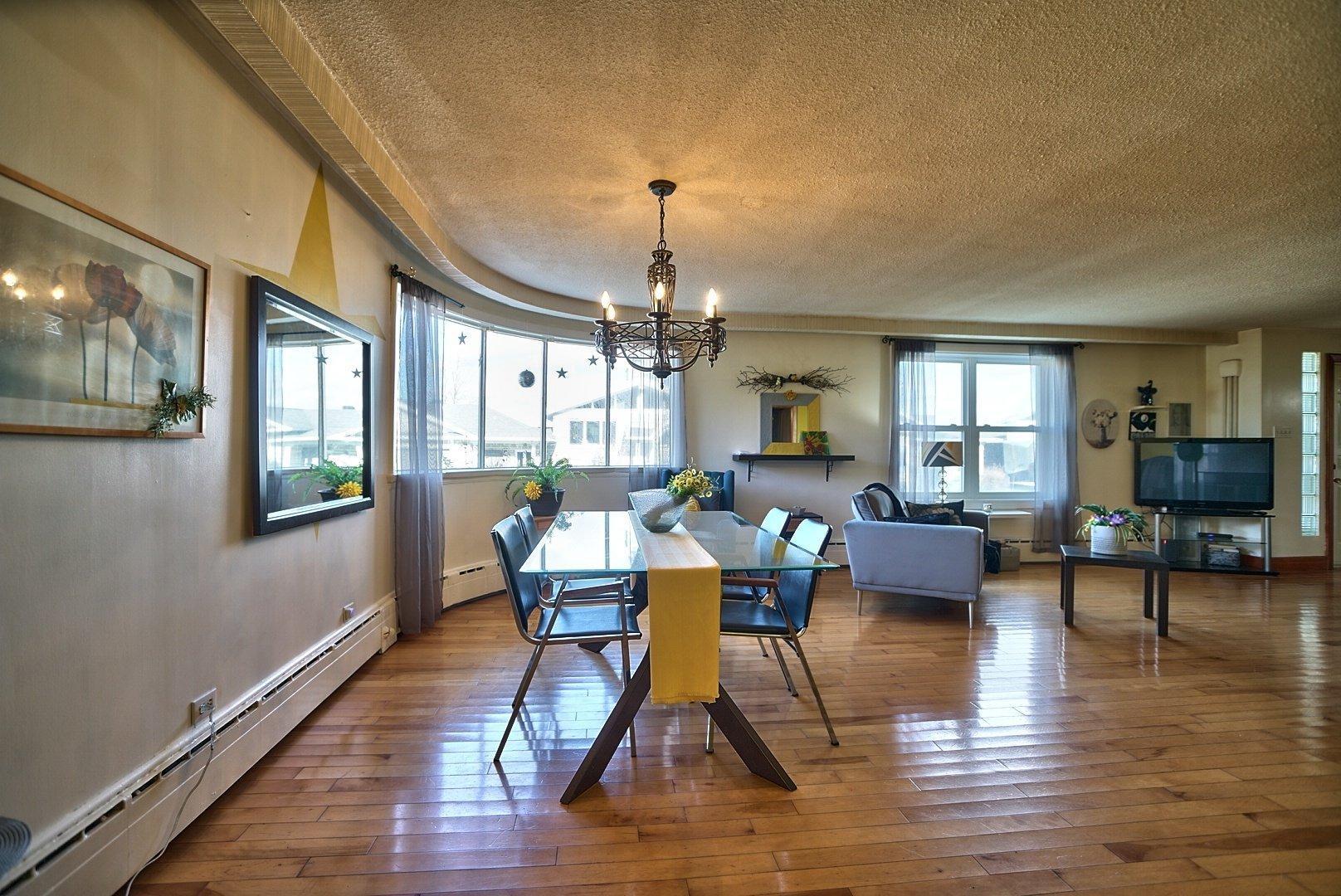 









701


Rue Principale

,
Saint-Sébastien,




QC
G0Y1M0

