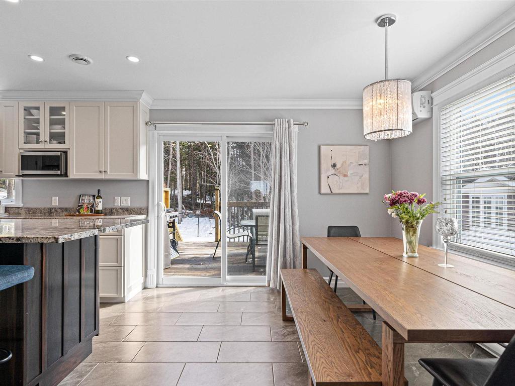 












698 Waverley Road

,
Dartmouth,




NS
B2X 2G4

