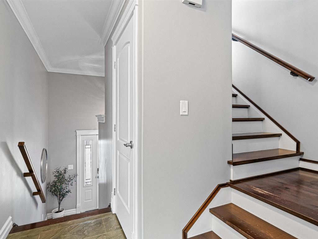 












698 Waverley Road

,
Dartmouth,




NS
B2X 2G4

