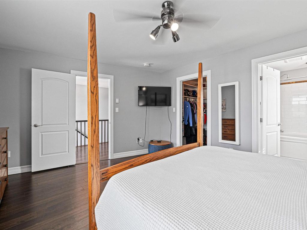 












698 Waverley Road

,
Dartmouth,




NS
B2X 2G4

