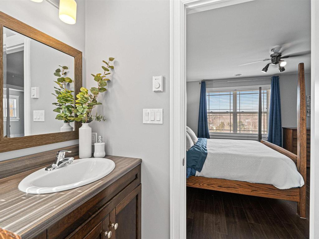 












698 Waverley Road

,
Dartmouth,




NS
B2X 2G4

