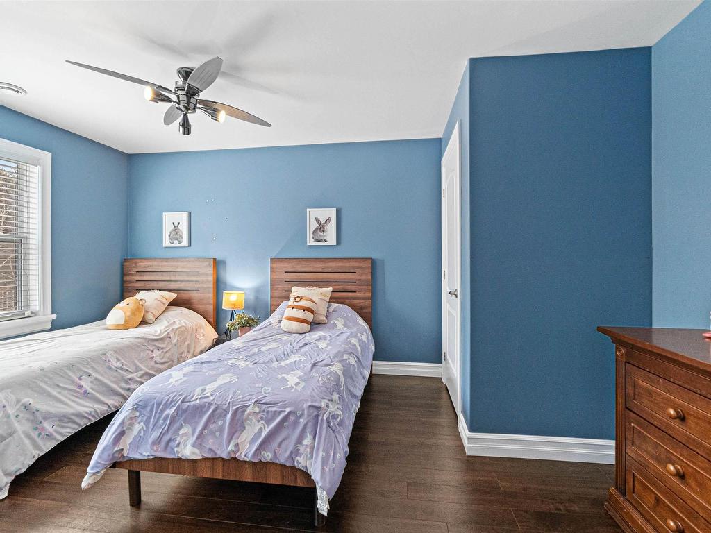 












698 Waverley Road

,
Dartmouth,




NS
B2X 2G4

