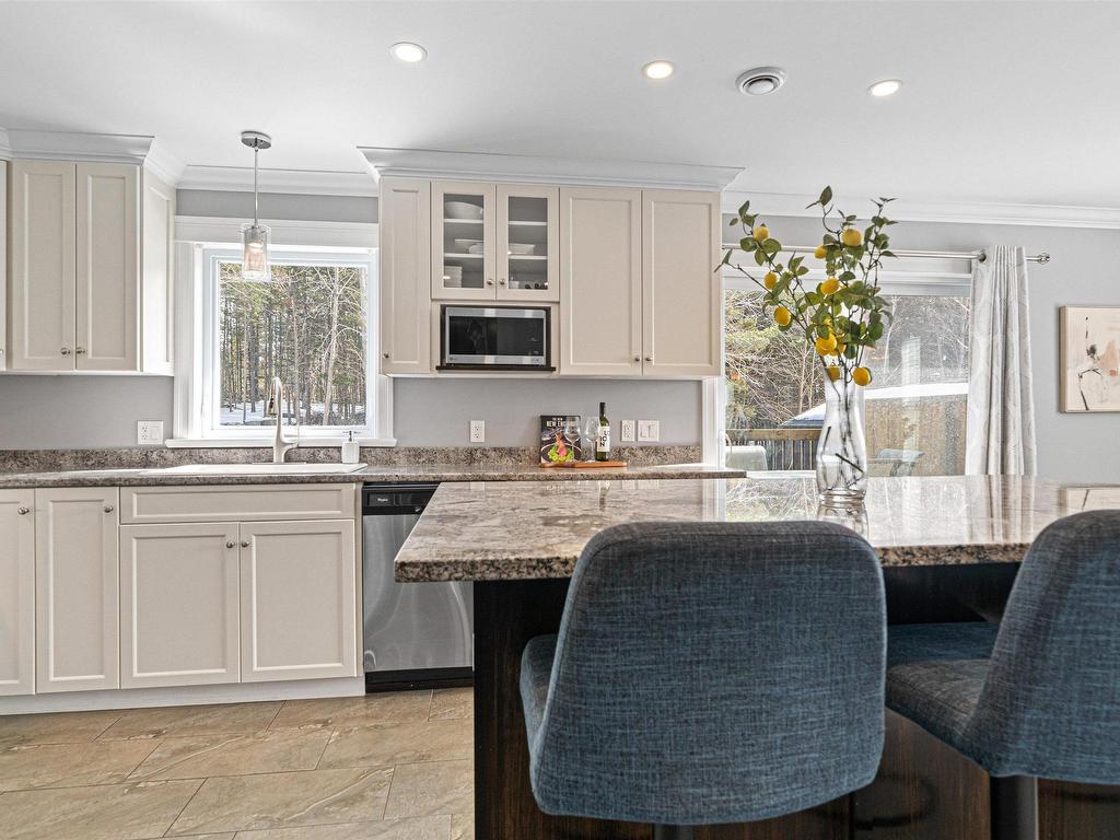 












698 Waverley Road

,
Dartmouth,




NS
B2X 2G4

