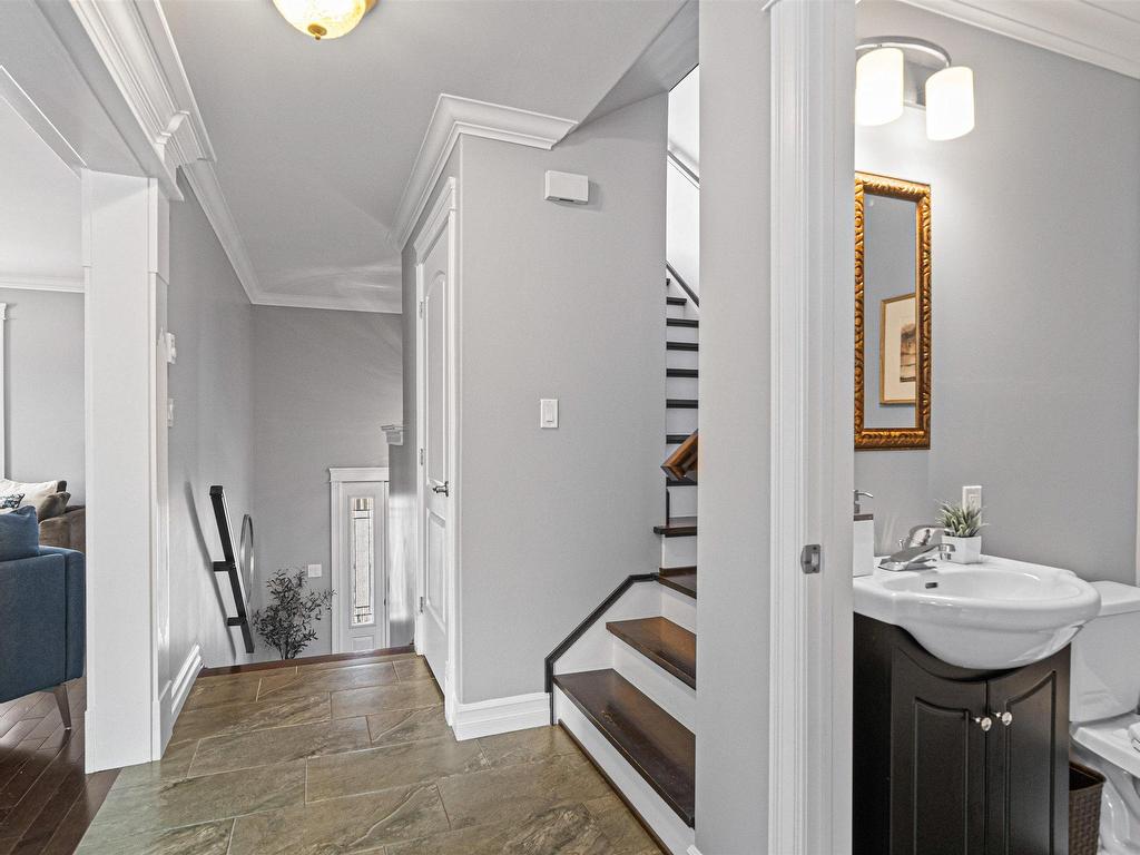 












698 Waverley Road

,
Dartmouth,




NS
B2X 2G4

