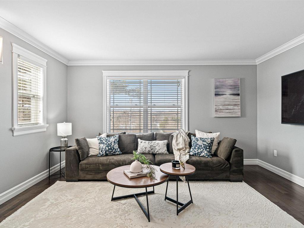 












698 Waverley Road

,
Dartmouth,




NS
B2X 2G4

