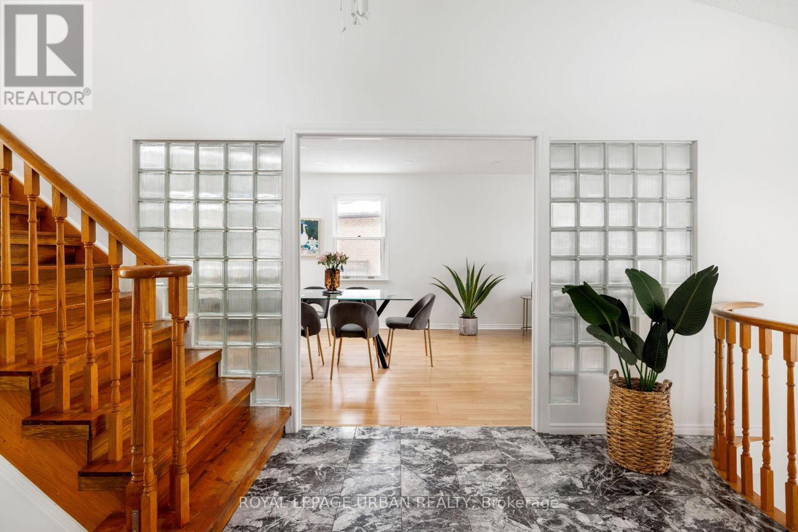 












55 BLUEKING CRESCENT

,
Toronto,




Ontario
M1C4M8

