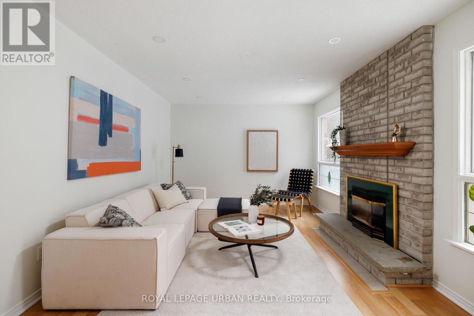 












55 BLUEKING CRESCENT

,
Toronto,




Ontario
M1C4M8


