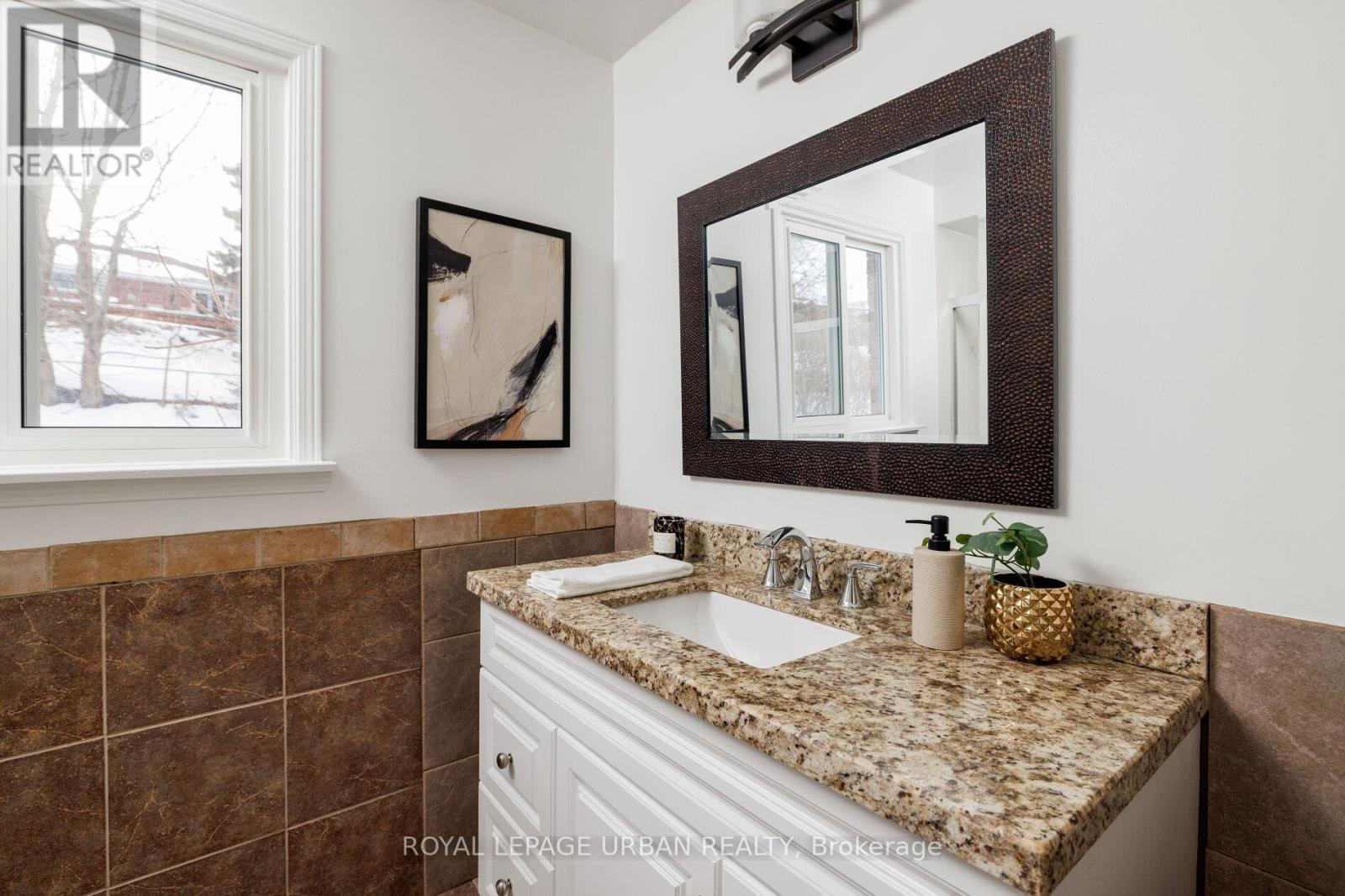 












55 BLUEKING CRESCENT

,
Toronto,




Ontario
M1C4M8

