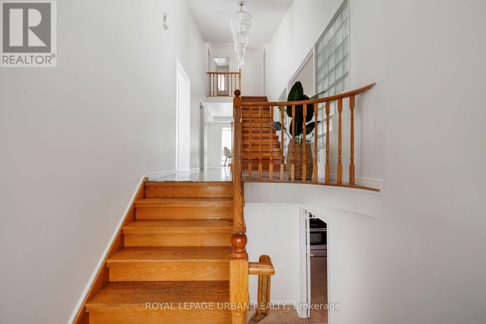 












55 BLUEKING CRESCENT

,
Toronto,




Ontario
M1C4M8

