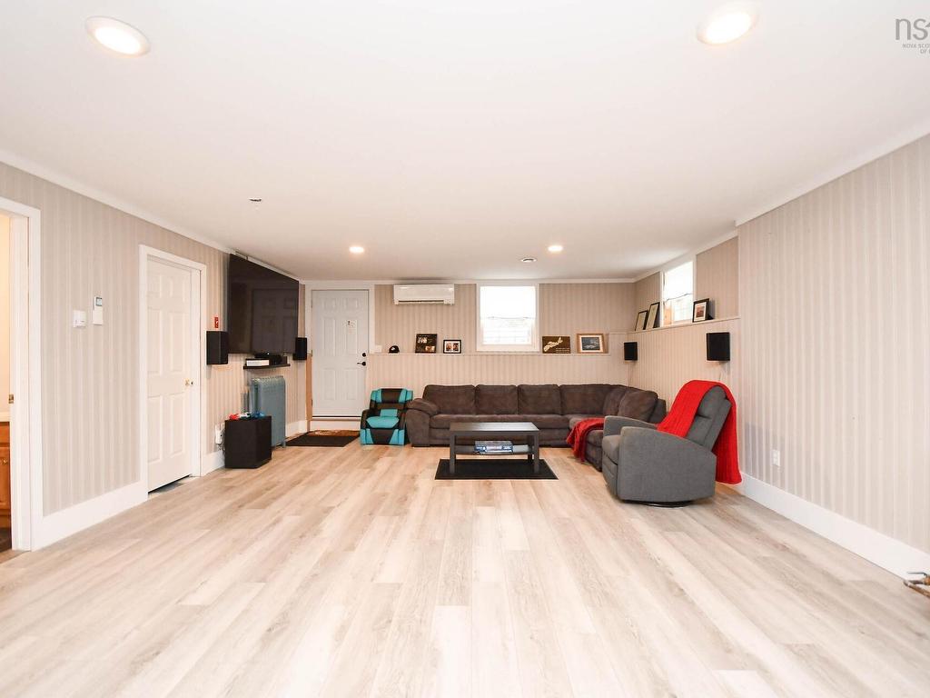 












116 Cross Road

,
Crowes Mills,




NS
B0M 1C0

