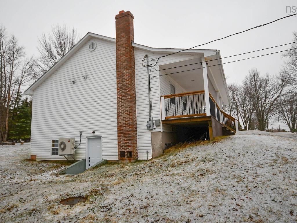












116 Cross Road

,
Crowes Mills,




NS
B0M 1C0

