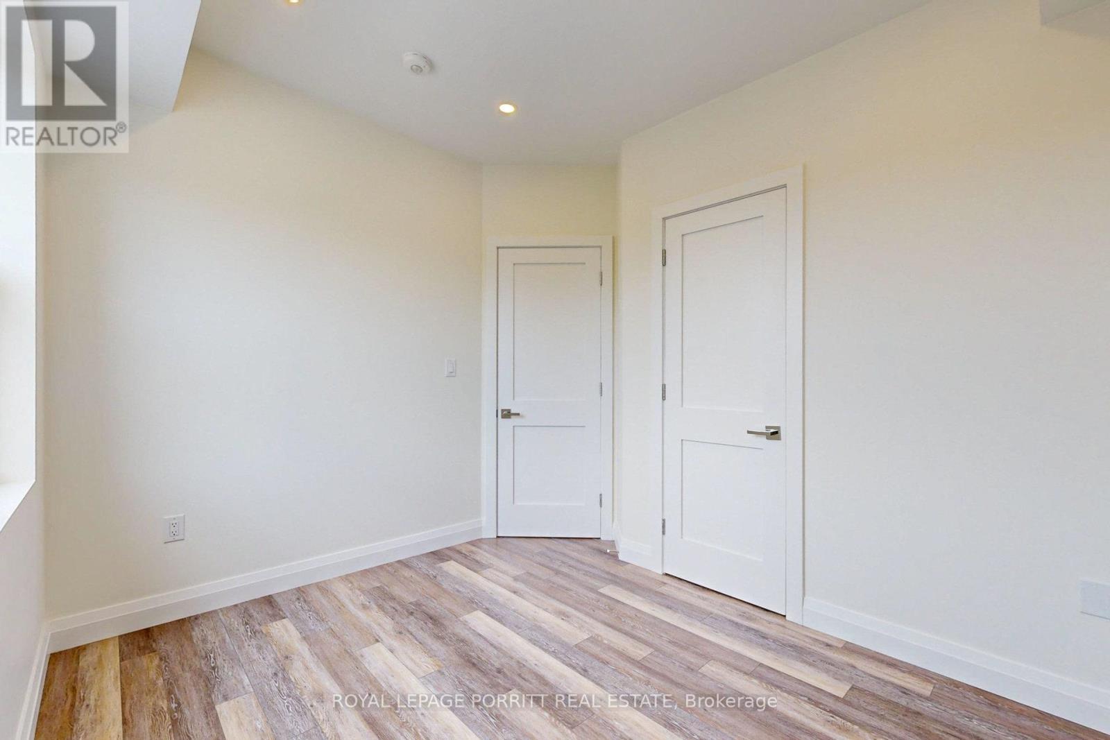 












#2 - 254 ARMADALE AVENUE

,
Toronto,




Ontario
M6S3X4

