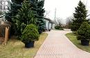 Driveway to the house from Lakeshore Road