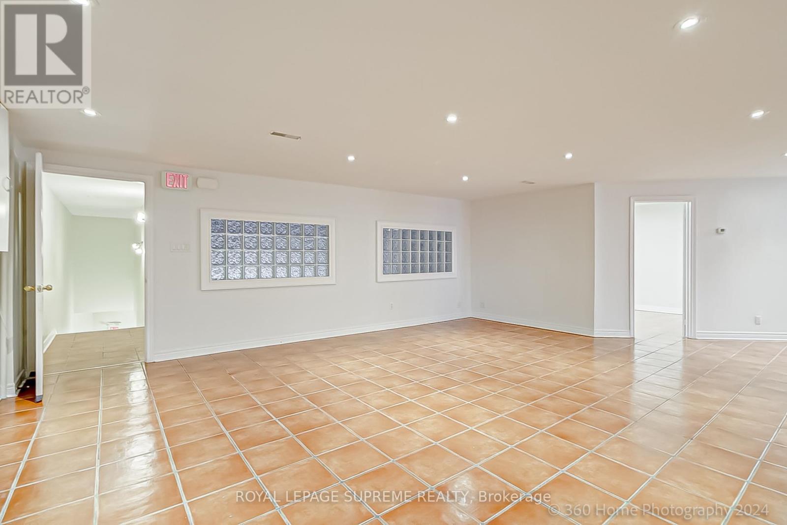 












14 - 1444 DUPONT STREET

,
Toronto,




Ontario
M6P4H3

