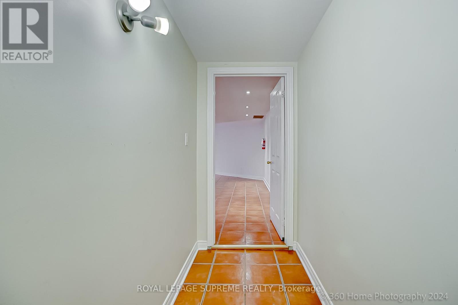 












14 - 1444 DUPONT STREET

,
Toronto,




Ontario
M6P4H3

