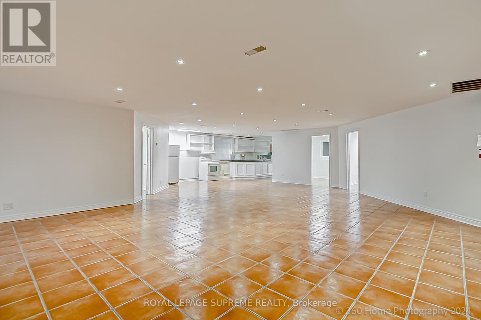 












14 - 1444 DUPONT STREET

,
Toronto,




Ontario
M6P4H3

