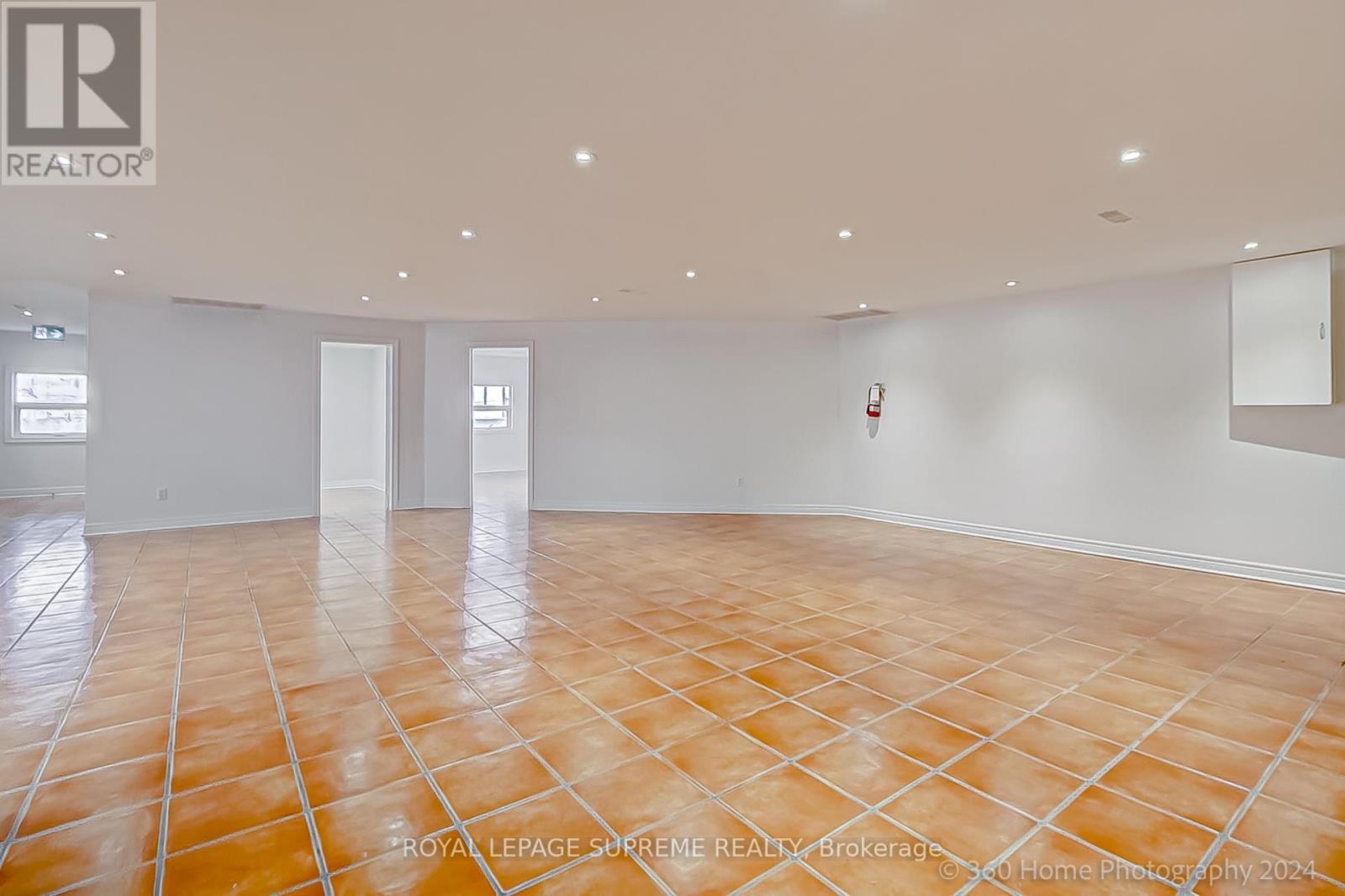 












14 - 1444 DUPONT STREET

,
Toronto,




Ontario
M6P4H3

