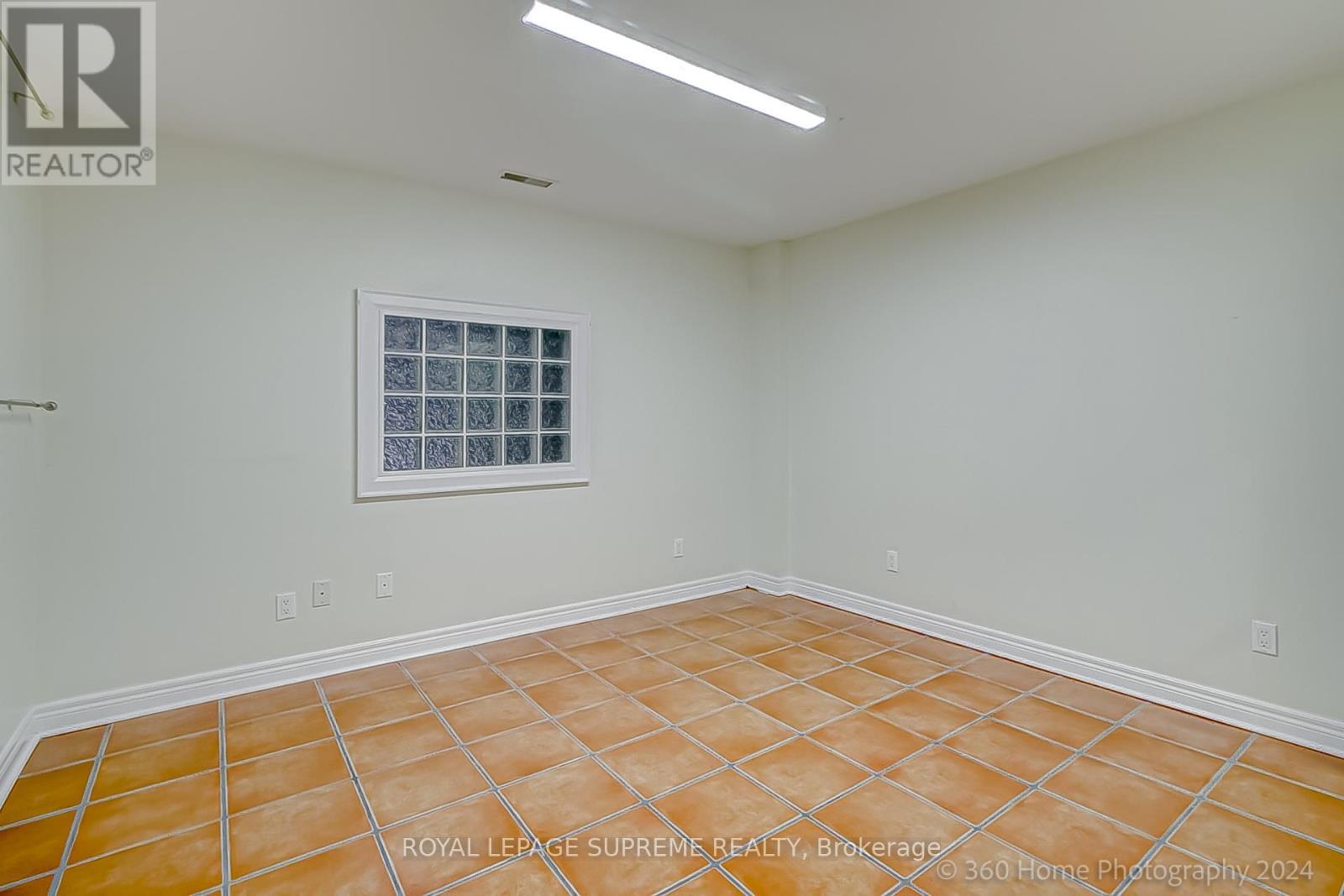 












14 - 1444 DUPONT STREET

,
Toronto,




Ontario
M6P4H3

