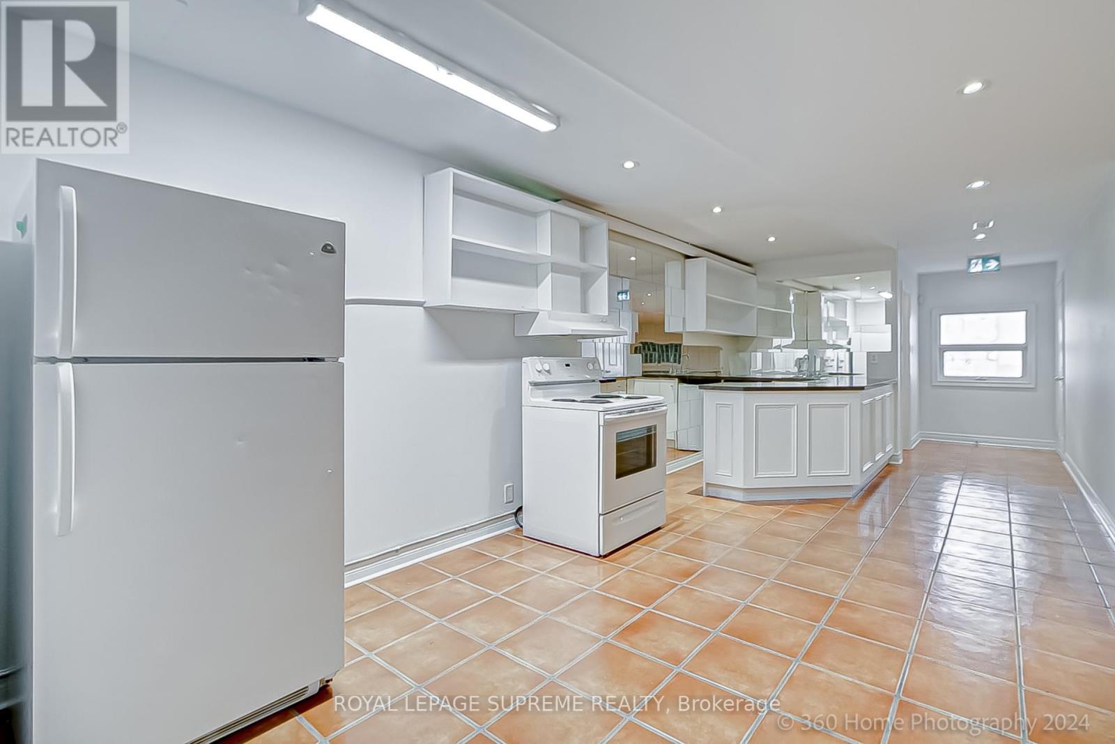 












14 - 1444 DUPONT STREET

,
Toronto,




Ontario
M6P4H3

