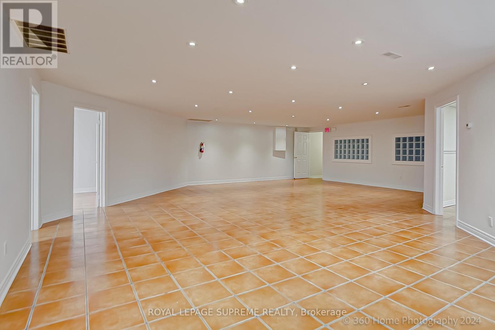 












14 - 1444 DUPONT STREET

,
Toronto,




Ontario
M6P4H3

