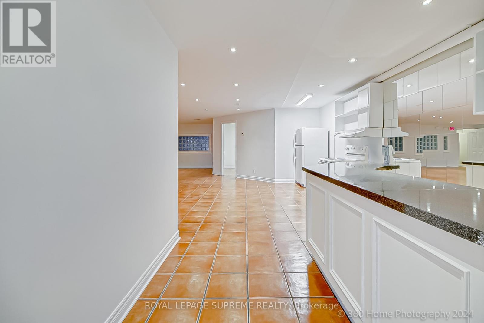 












14 - 1444 DUPONT STREET

,
Toronto,




Ontario
M6P4H3

