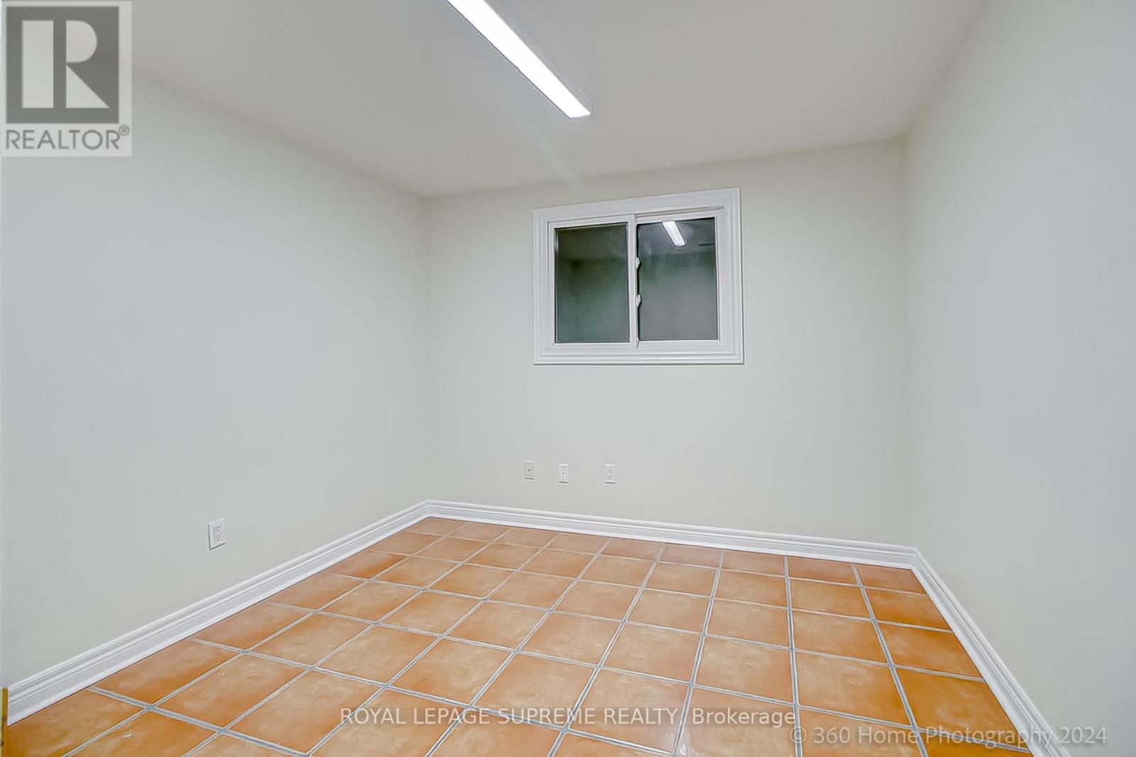 












14 - 1444 DUPONT STREET

,
Toronto,




Ontario
M6P4H3

