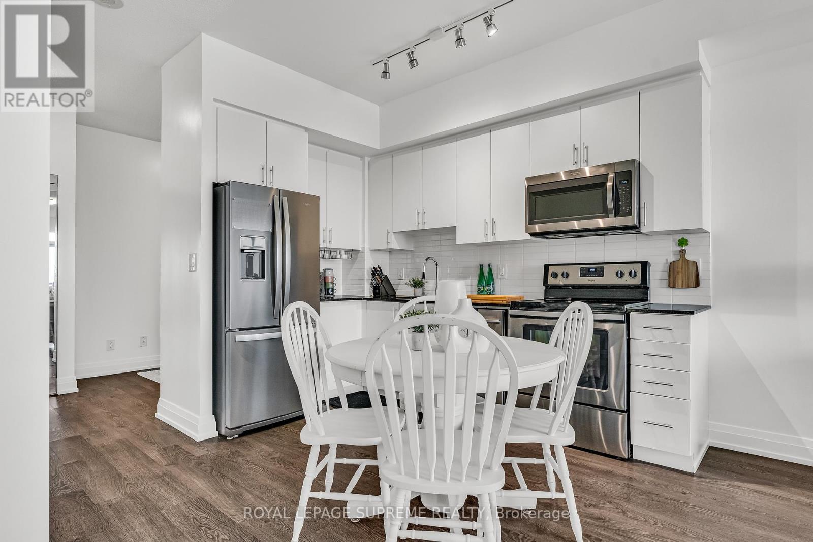 












1607 - 3700 HIGHWAY 7 ROAD

,
Vaughan,




Ontario
L4L0G8

