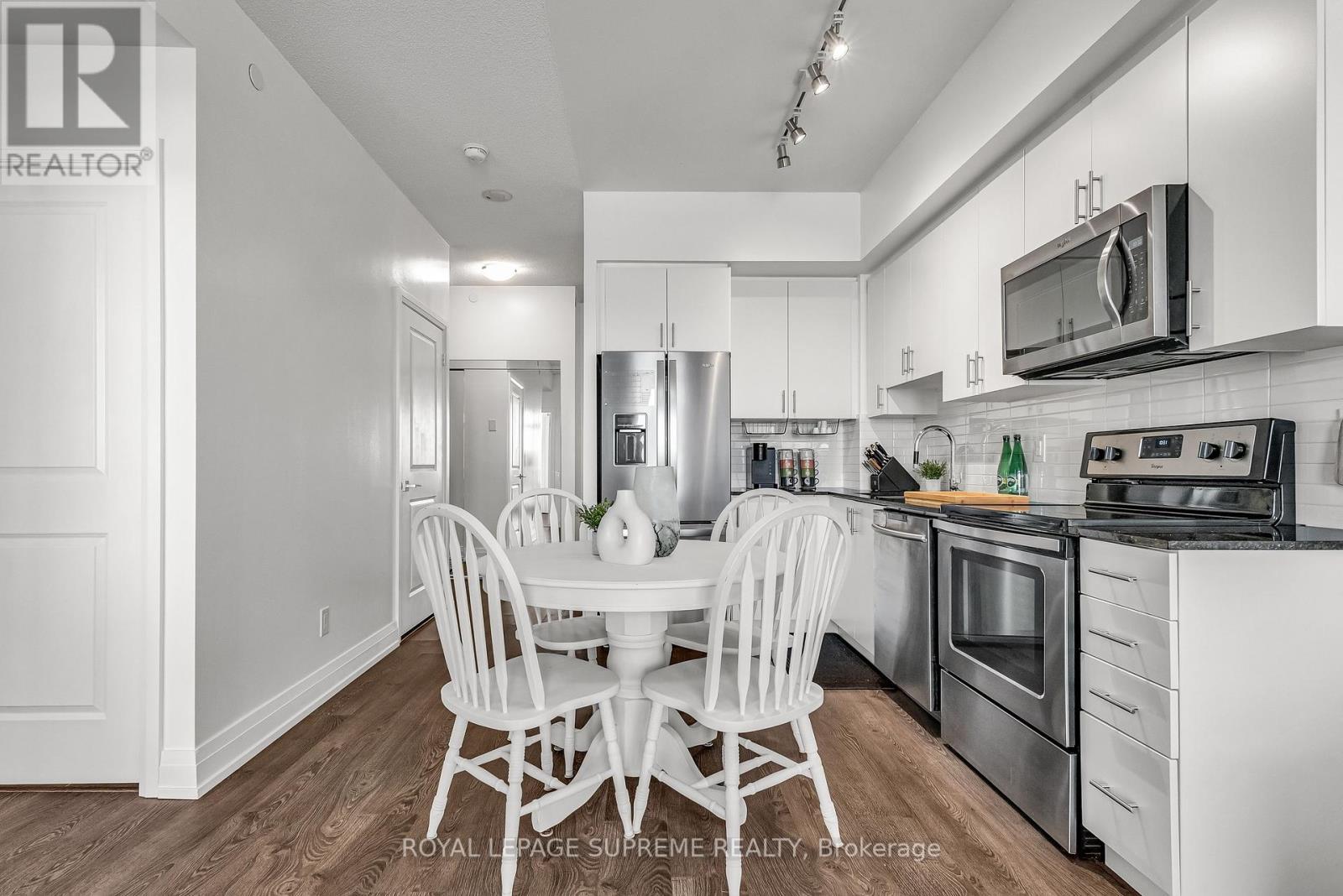 












1607 - 3700 HIGHWAY 7 ROAD

,
Vaughan,




Ontario
L4L0G8

