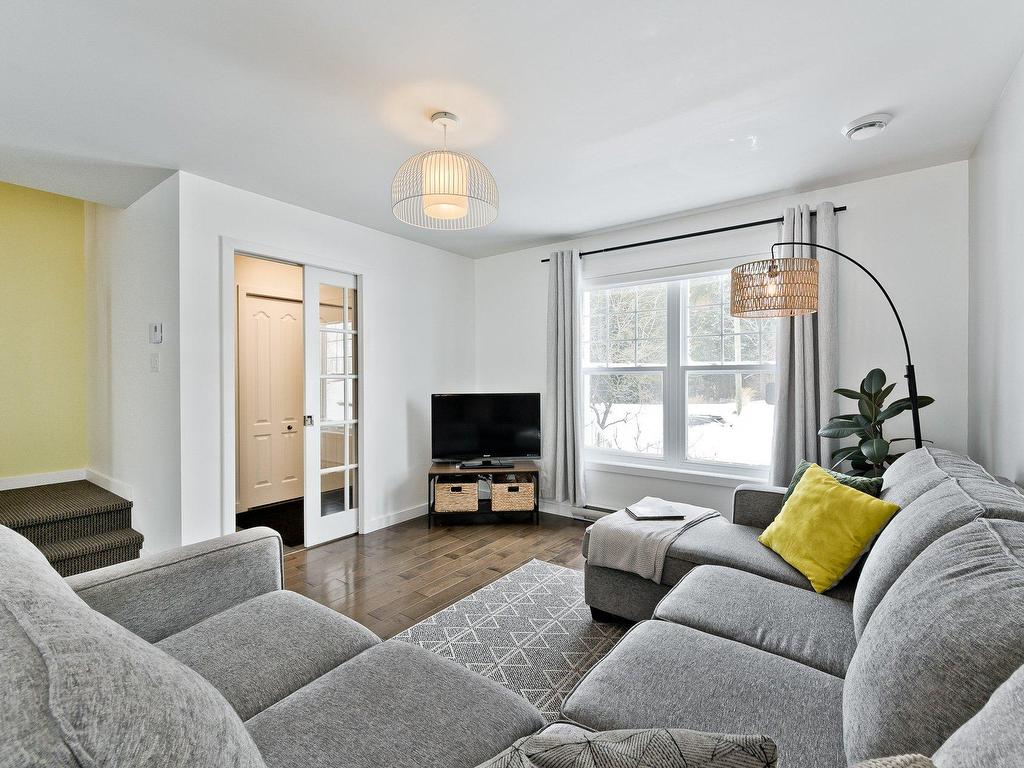 









3744


Rue de Toulon

,
Sherbrooke (Brompton/Rock Forest/Saint-Élie/Deauville),




QC
J1N0T5

