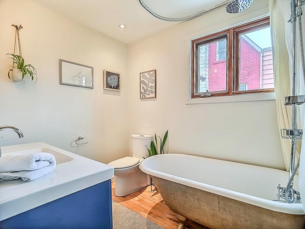 









59


Rue Vaudreuil

,
Hull (Gatineau),




QC
J8X2B7

