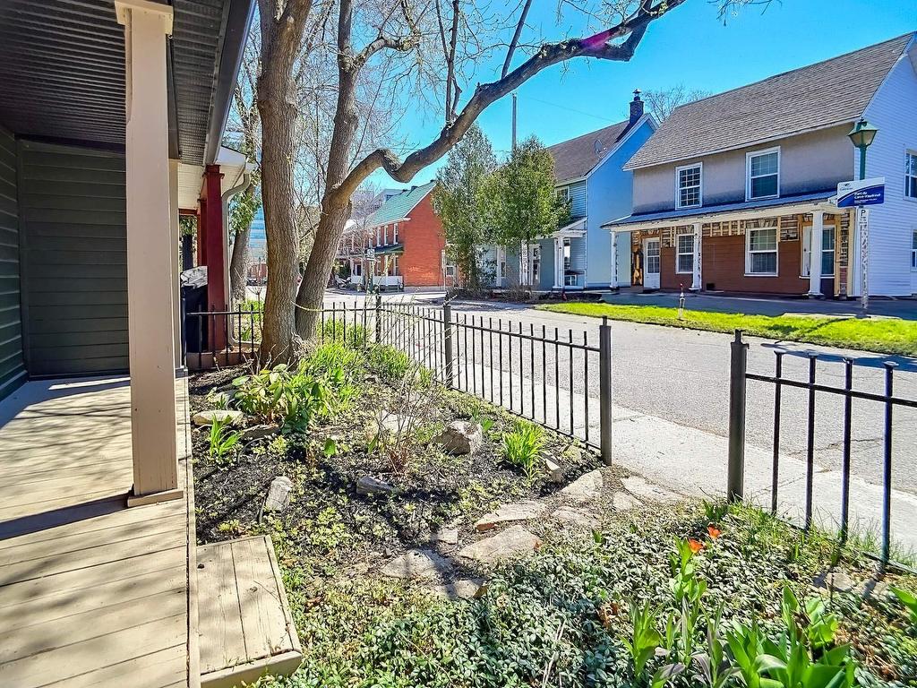 









59


Rue Vaudreuil

,
Hull (Gatineau),




QC
J8X2B7

