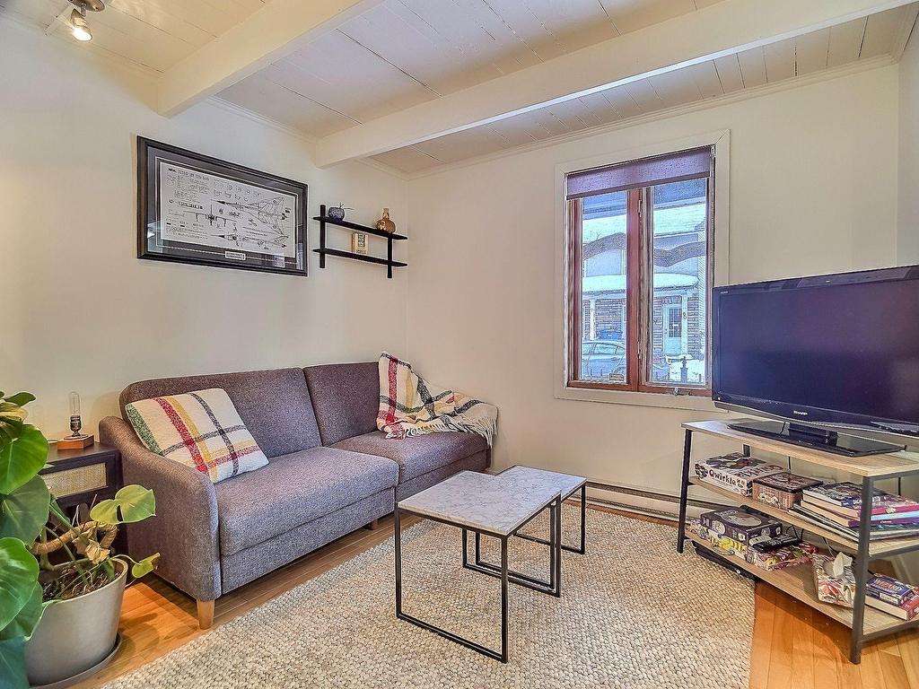 









59


Rue Vaudreuil

,
Hull (Gatineau),




QC
J8X2B7

