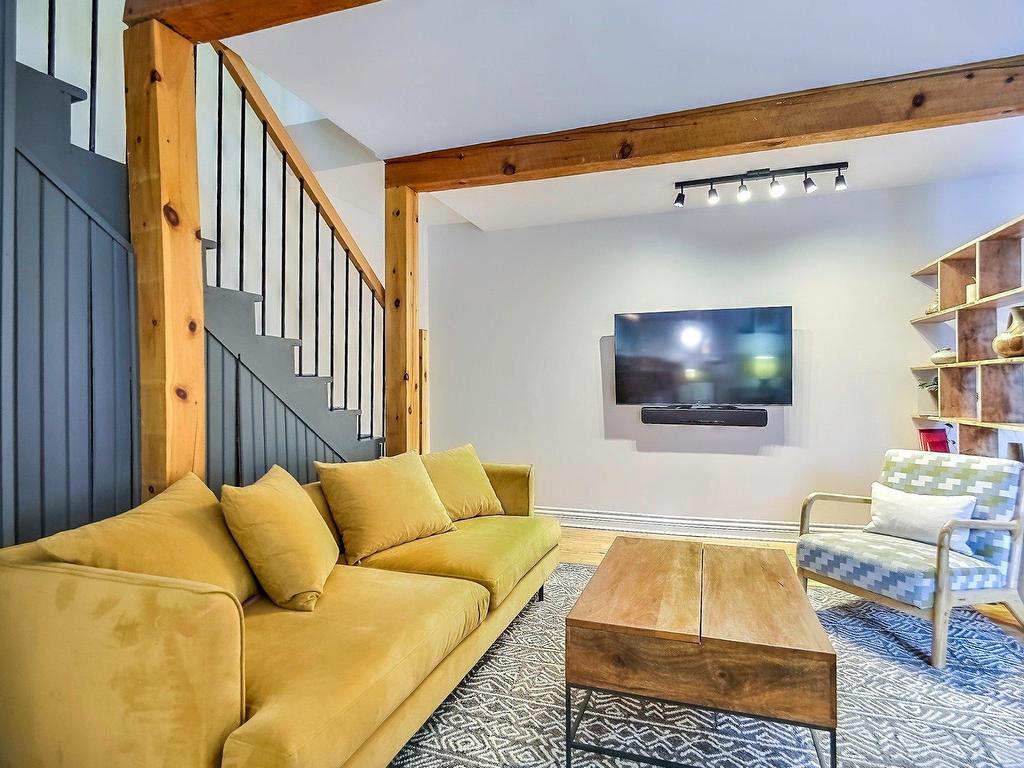 









59


Rue Vaudreuil

,
Hull (Gatineau),




QC
J8X2B7

