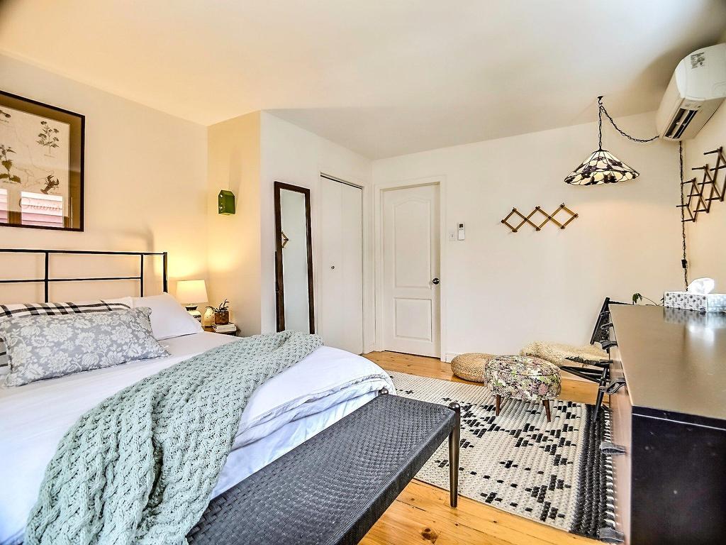 









59


Rue Vaudreuil

,
Hull (Gatineau),




QC
J8X2B7

