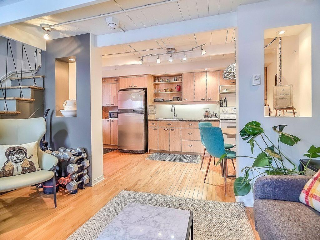 









59


Rue Vaudreuil

,
Hull (Gatineau),




QC
J8X2B7

