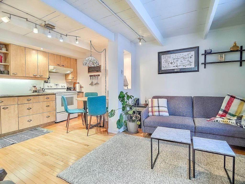 









59


Rue Vaudreuil

,
Hull (Gatineau),




QC
J8X2B7

