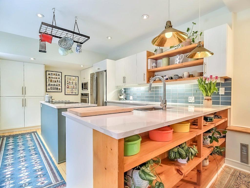 









59


Rue Vaudreuil

,
Hull (Gatineau),




QC
J8X2B7

