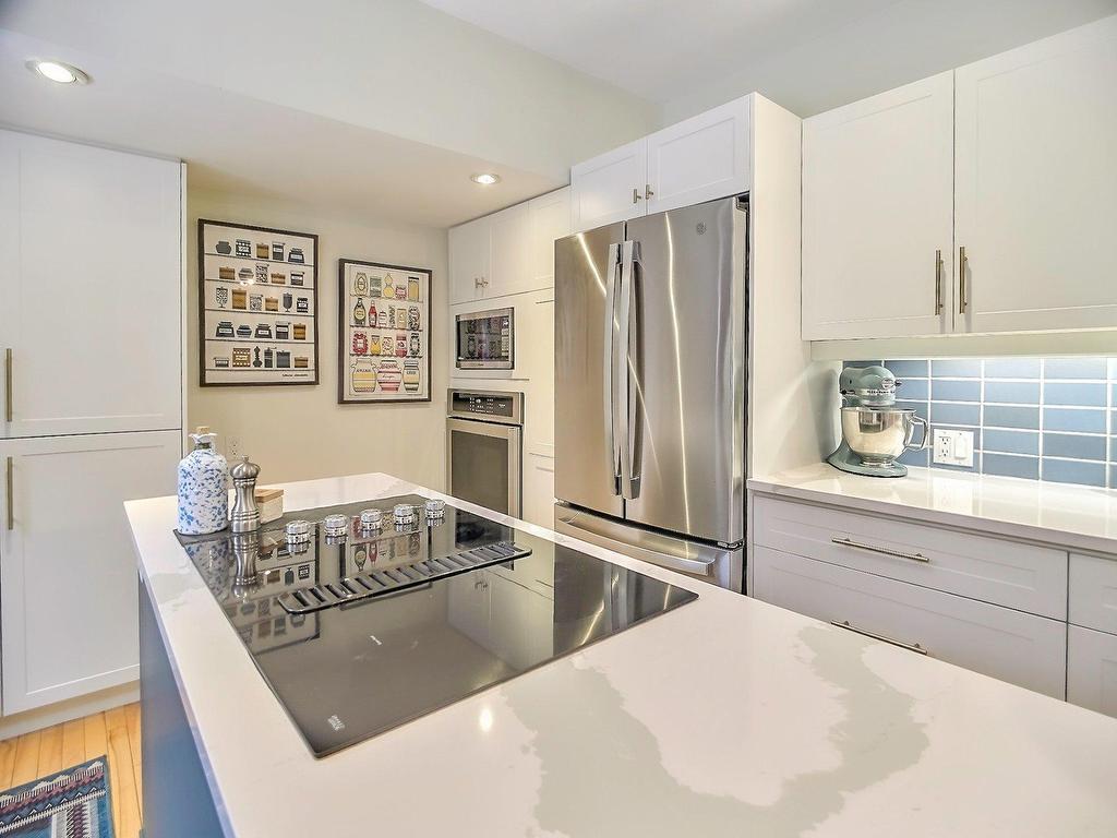 









59


Rue Vaudreuil

,
Hull (Gatineau),




QC
J8X2B7

