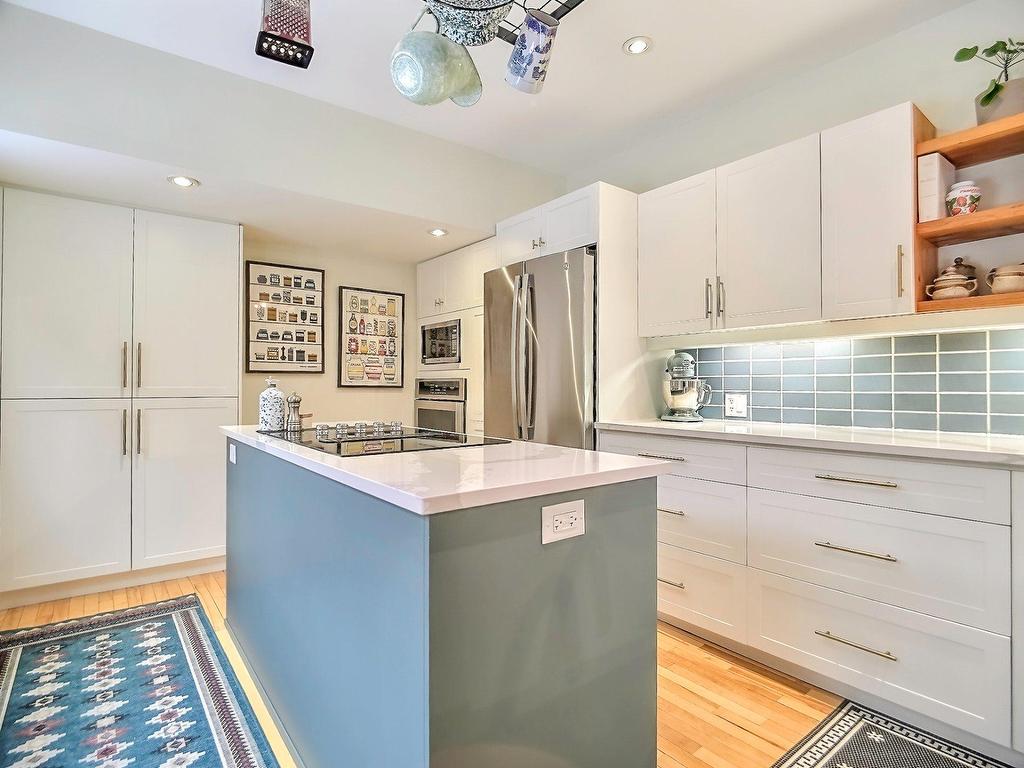









59


Rue Vaudreuil

,
Hull (Gatineau),




QC
J8X2B7

